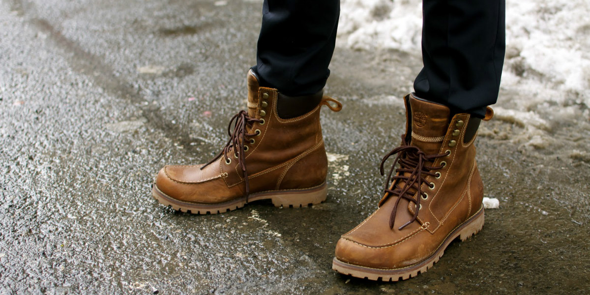 Apakah Anda tertarik dengan model sepatu yang stylish dan trendi yang bisa digunakan secara multifungsi?