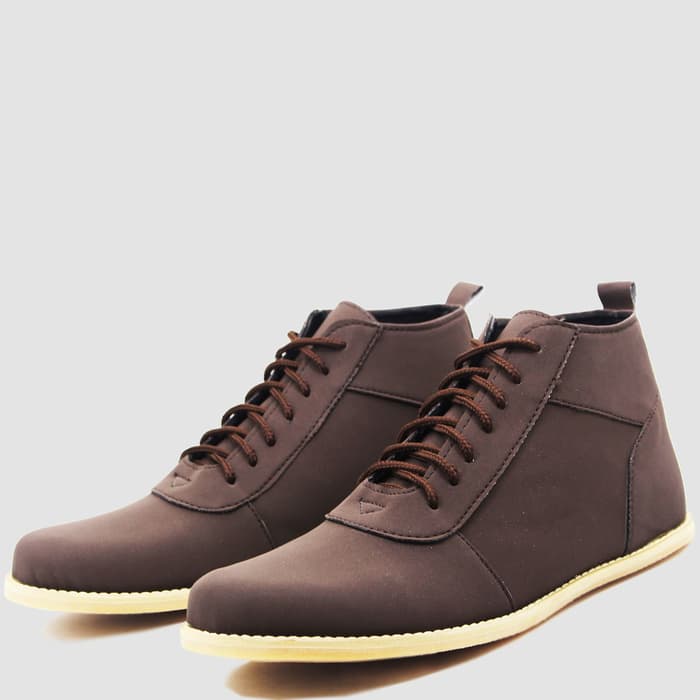 Ingin mendapatkan sepatu semi boot pria terbaik, maka pastikanlah untuk memilihnya dengan tepat. Seperti yang Anda tahu, memilih sepatu bukan perkara mudah. 